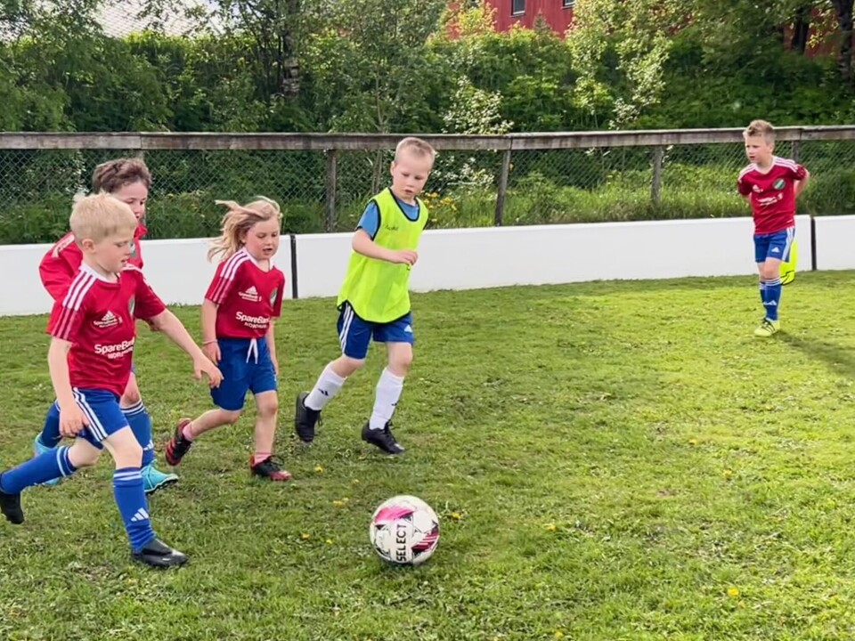 Fotballglede er viktig, det legger grunnlaget for å delta i fritidsaktiviteter videre i livet. Barn som sparker fotball