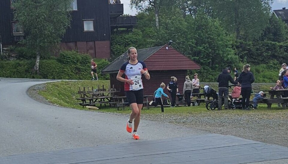 Hedvig Bakken, Rindal IL, passerer målstreken