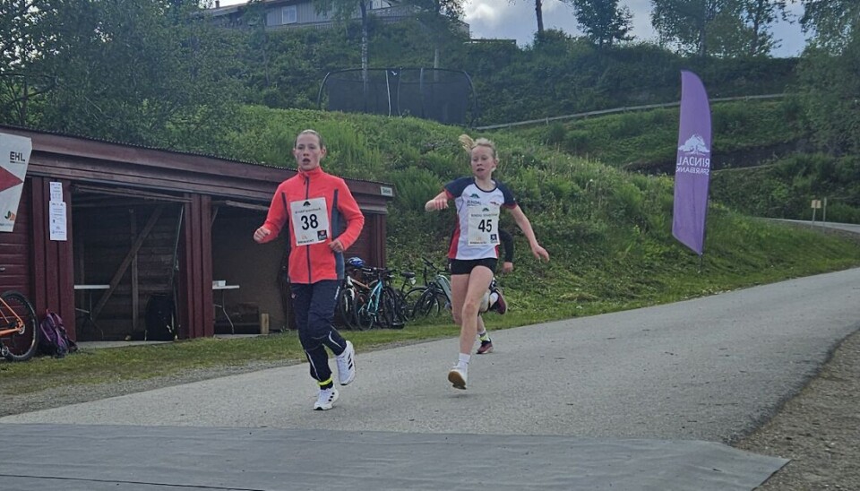 Alma Landsem-Røen, og Elida Møkkelgård, begge Rindal IL