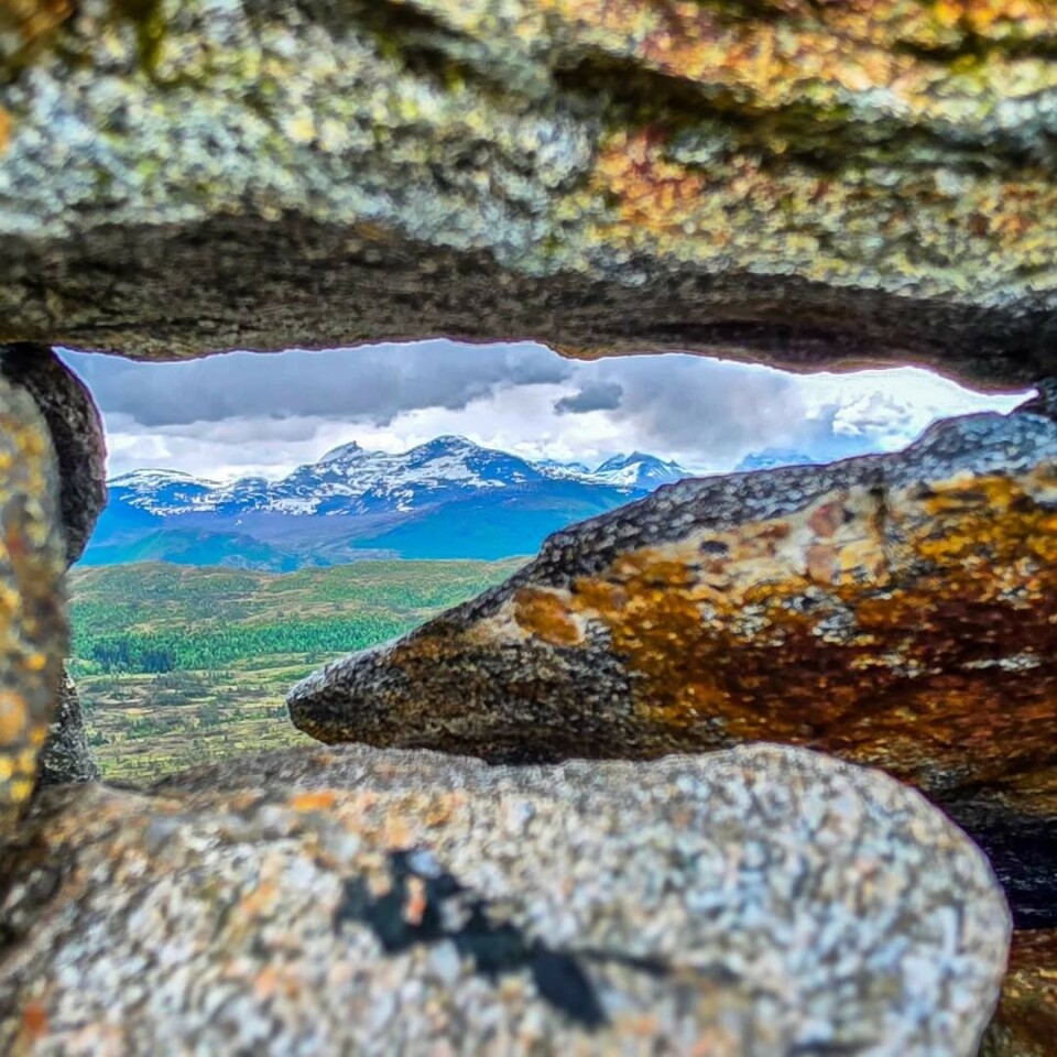 'Der fjella møter himmelen, der finner jeg roa..' Så sant, så sant.