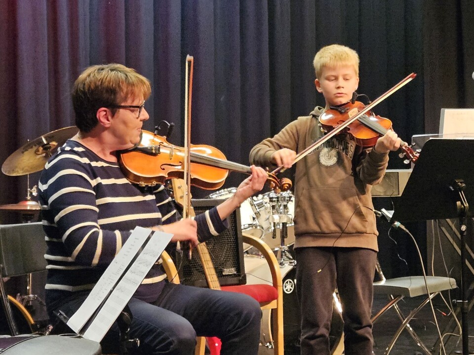 Tarjei Bø tok oss med både til Finland, Irland og Shetland med fiolinen.