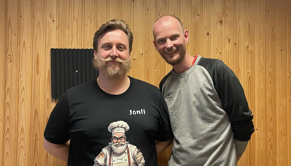 Martin Jonli (til venstre) og Anders Moe Sæter regner med noen ekstra arbeidstimer for å komme i mål. To Menn