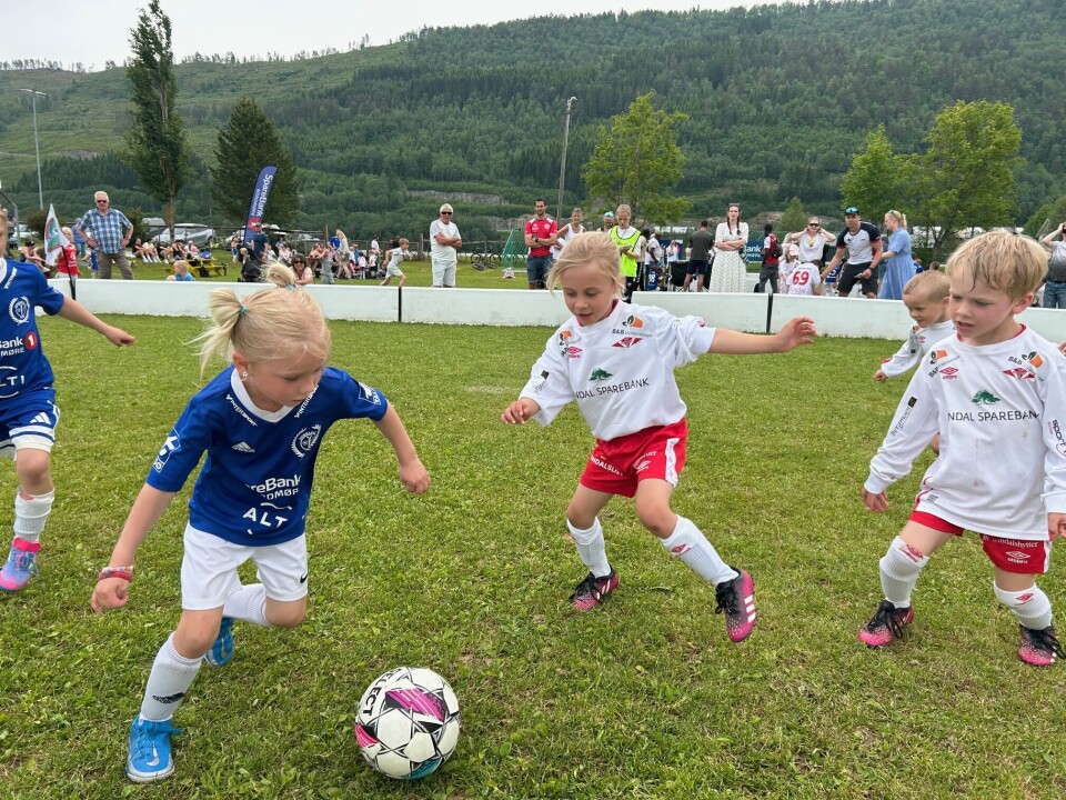 KnøtteCup med mye spilletid ga stor mestringsfølelse blant 6- og 7- åringene Barn som spiller fotball