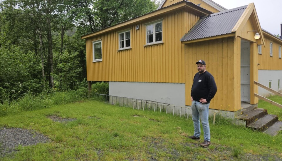 Martin Snekvik ved området hvor det skal bygges handicaptoaletter