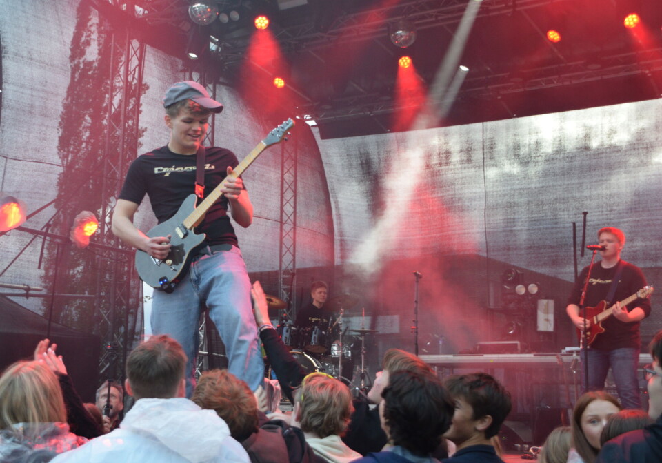 Stor stemning og strålende sceneshow på Skei
