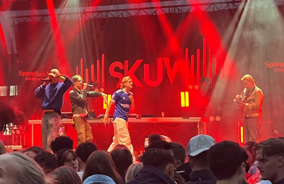 Stor stemning og strålende sceneshow på Skei