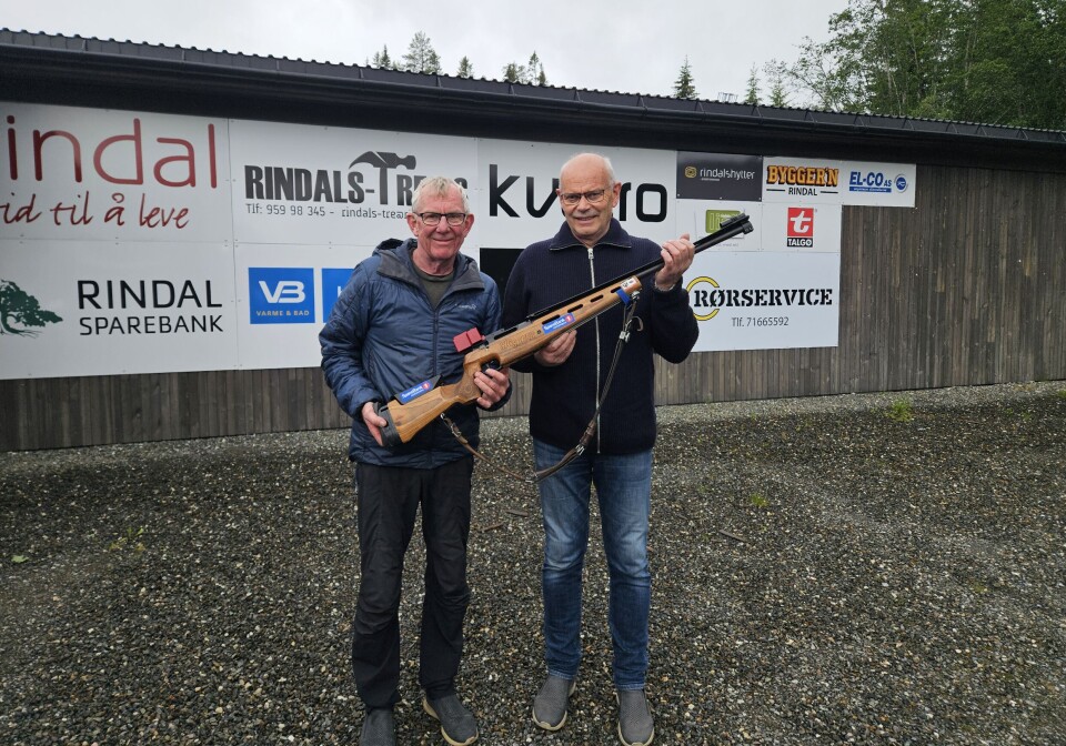 Bjørn Haugen og Kurt Otnes (til høyre), fra Valsøyfjord skjøt begge imponerende 350 poeng på lørdagens skyting under Lars O. Løseth´s minnestevne
