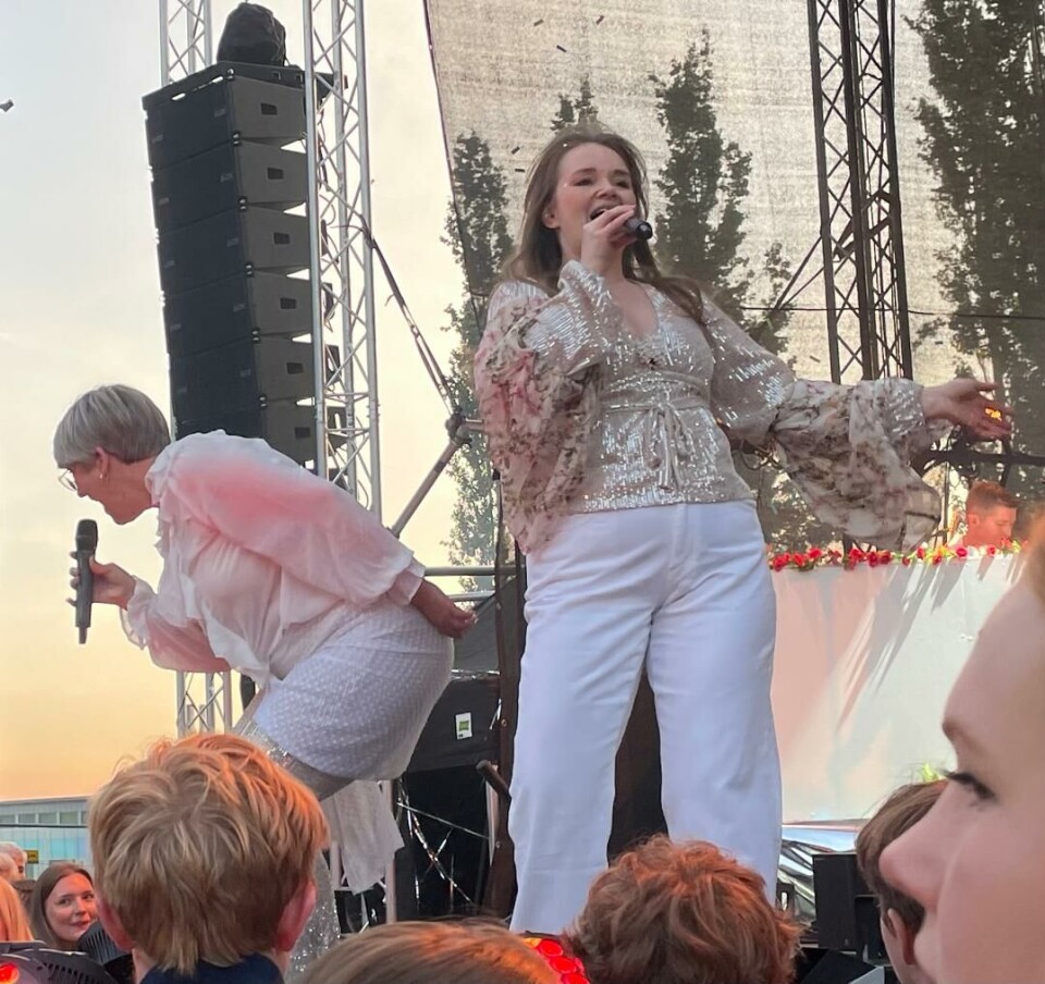 Toril Moe og Lisa Botterli Flostrand Musikere på en scene