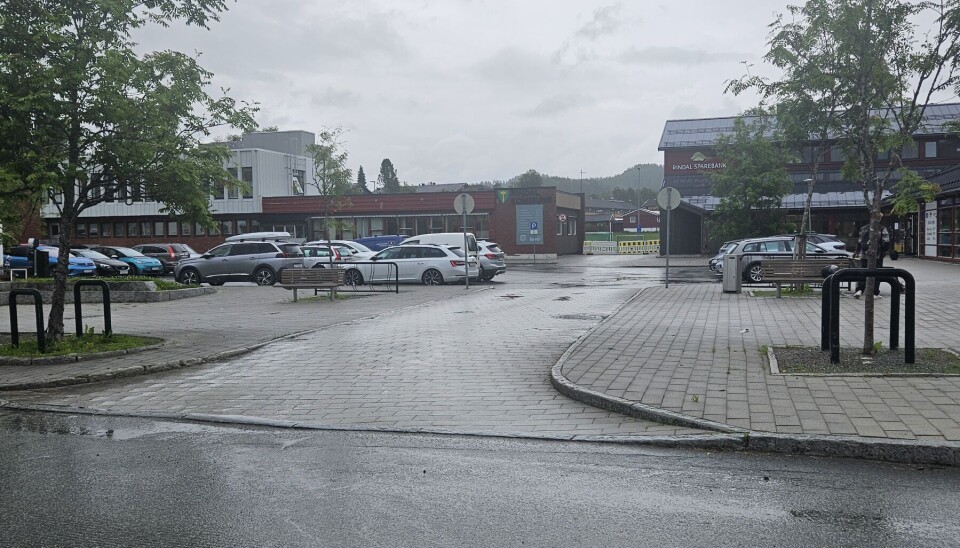 I forbindelse med asfaltering onsdag blir innkjørselen til Rindalstorget ved hovedinngangen til Coop.