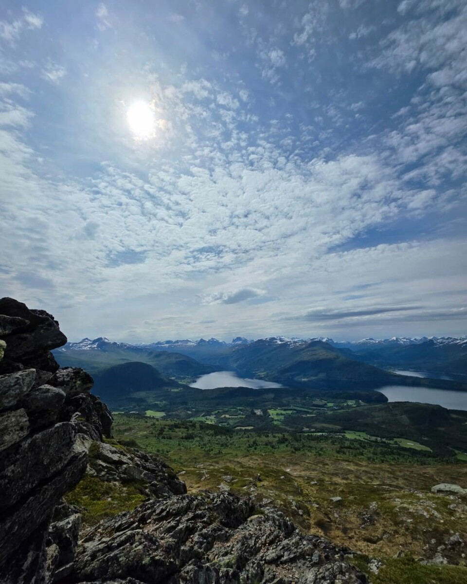Finfint på Strengen på formiddagen 💞 Utsikt fra en fjelltopp.