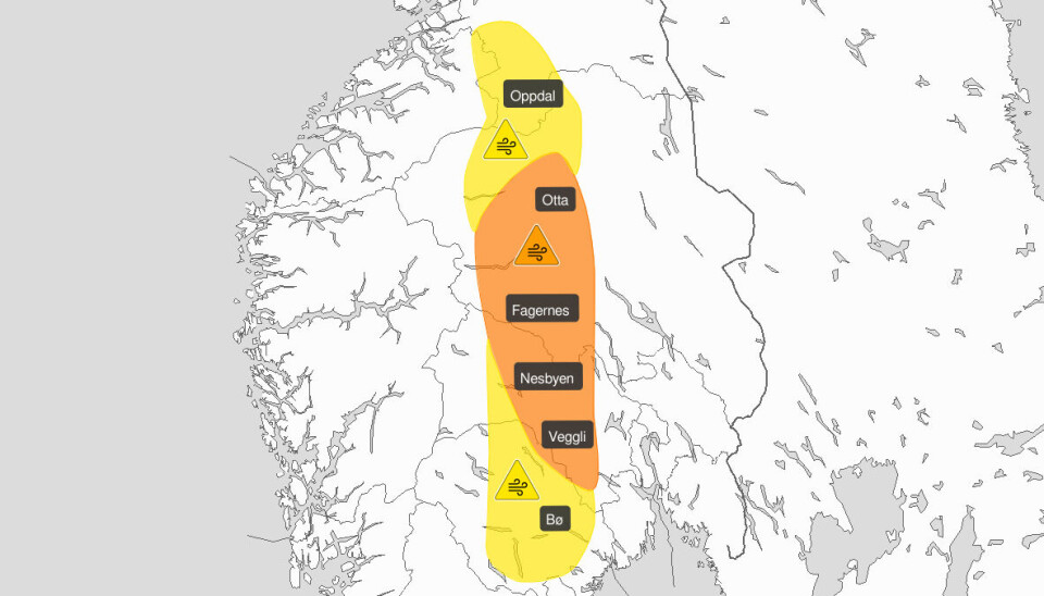 Gule farevarsel for både kraftige vindkast og jord- og flomskred