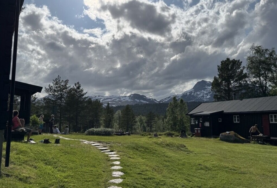 Trollheimshytta i gang med ny sesong Et idyllisk gårdstun.