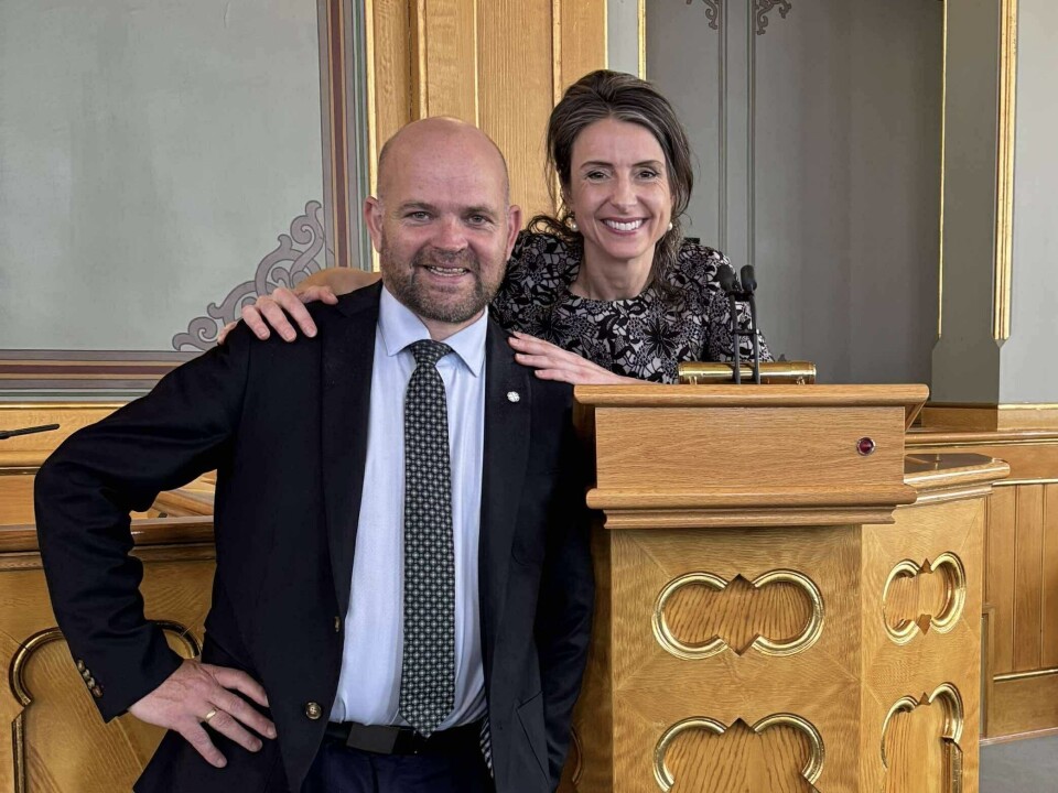 Geir Inge Lien og Jenny Klinge. En mann og ei dame på en talerstol på Stortinget.