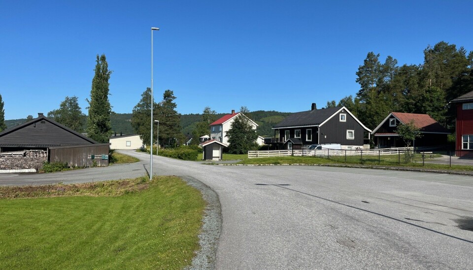 Nordlivegen går inn mot Harevegen. Her bør man ikke kjøre når man skal til skolen eller Rindalshuset. Bruk vegen forbi Rindalshallen! En veg i en boligområde.