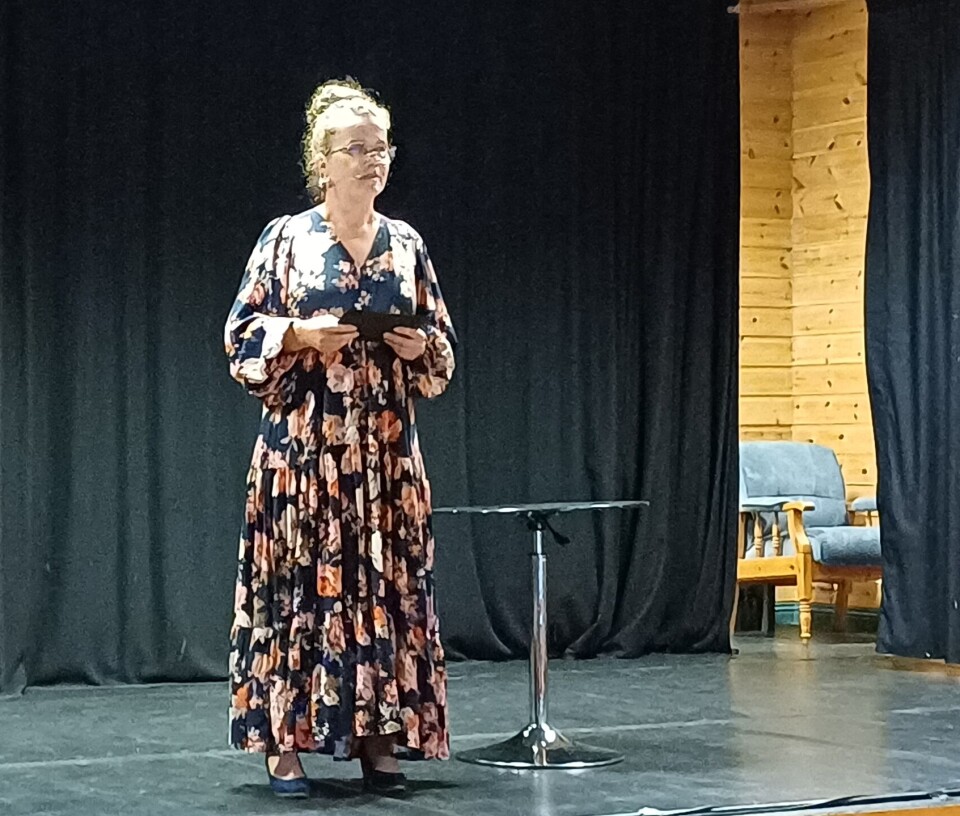 Gunhild Bøklep Bøe. Ei dame på en scene.
