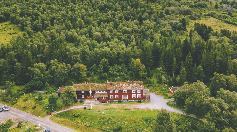 Gjevillvasshytta i Trollheimen Ei turisthytte i fjellet.