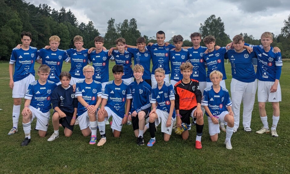 Norway Cup er i full gang. Her Surnadal G15 før sin første kamp mot Sogndal søndag.