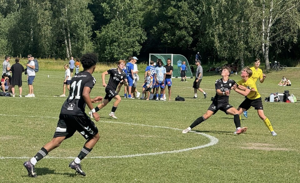Meldal Sportsklubb G-19 slo OS TF 2 5-2 på mandag. Fotballspillere med gule og sorte drakter