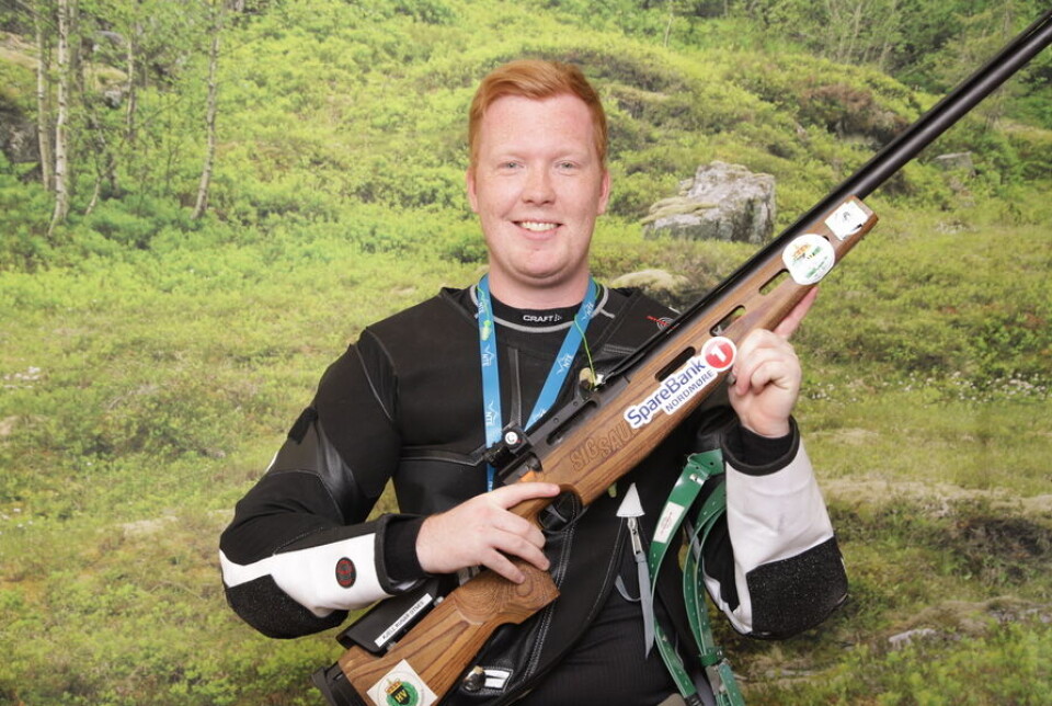 Axel Olav Otnes fra Surnadal Skytterlag er første lokale skytter ute, med feltskyting i klasse 1 på fredag kl. 1300.