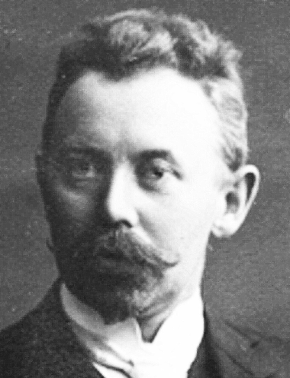Christiania-organisten Velle Vellesen (1871-1959) spela for 600 frammøtte på opningsdagen for nøyaktig 115 år sia. sort hvitt portrett av mann