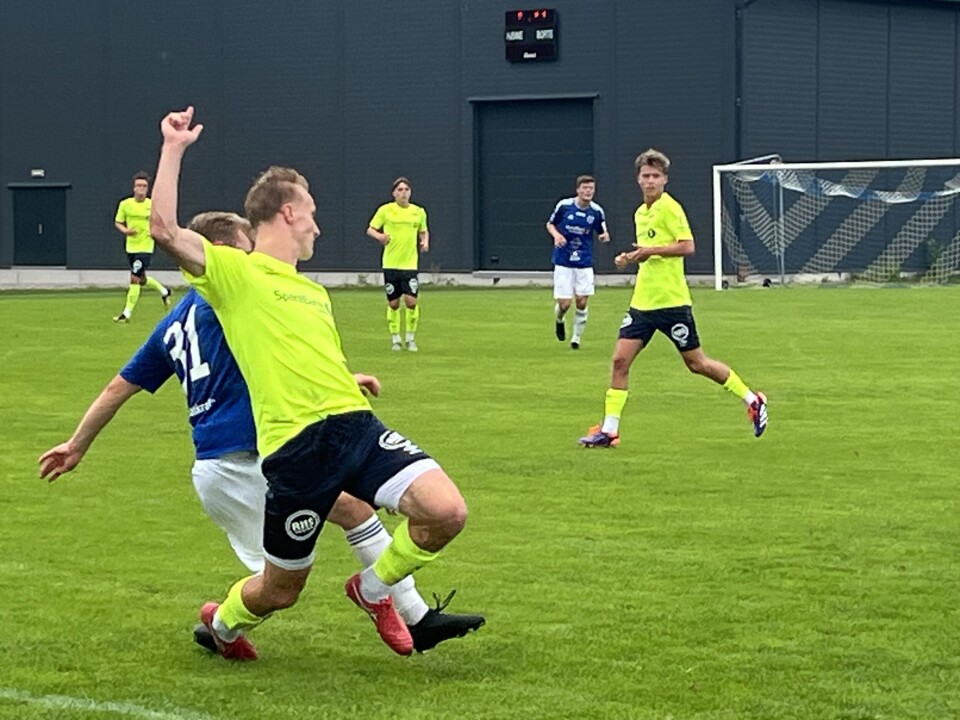 Surnadal IL tok ledelsen, men måtte se poengene bli med til Trondheim på Syltøran lørdag.