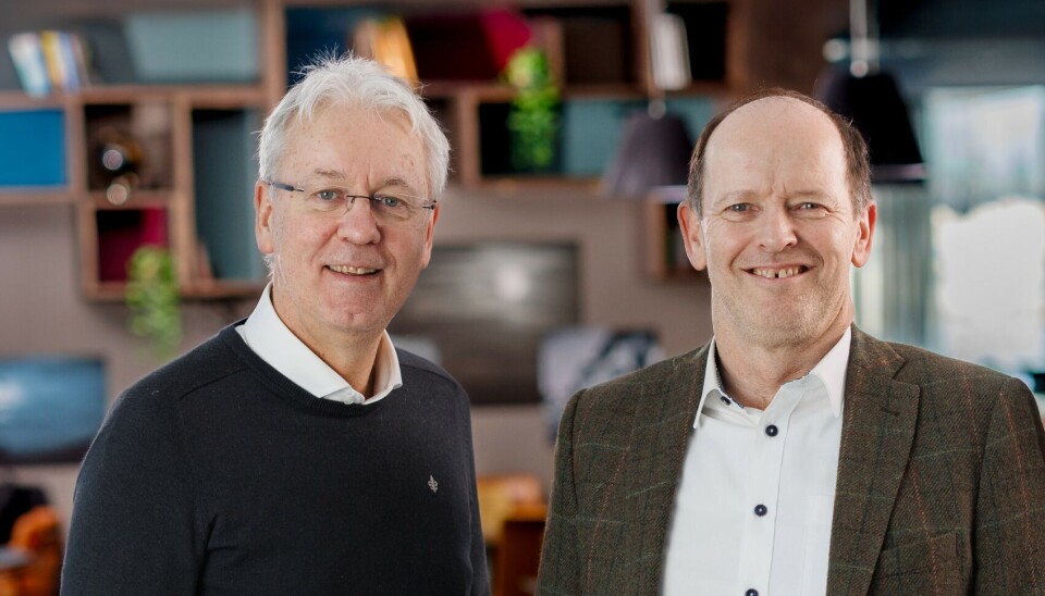 Helge Kjøll og Harry Valderhaug To menn og en dame stilt opp til fotografering.