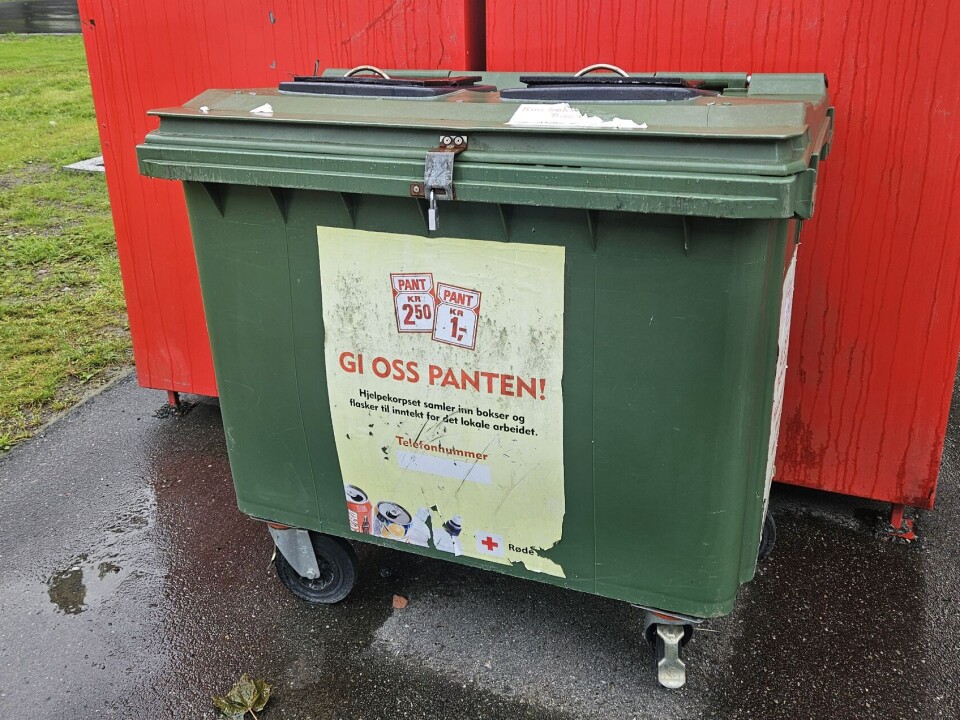 Pantecontaineren i Rindal sentrum har nå fått lås på lokket