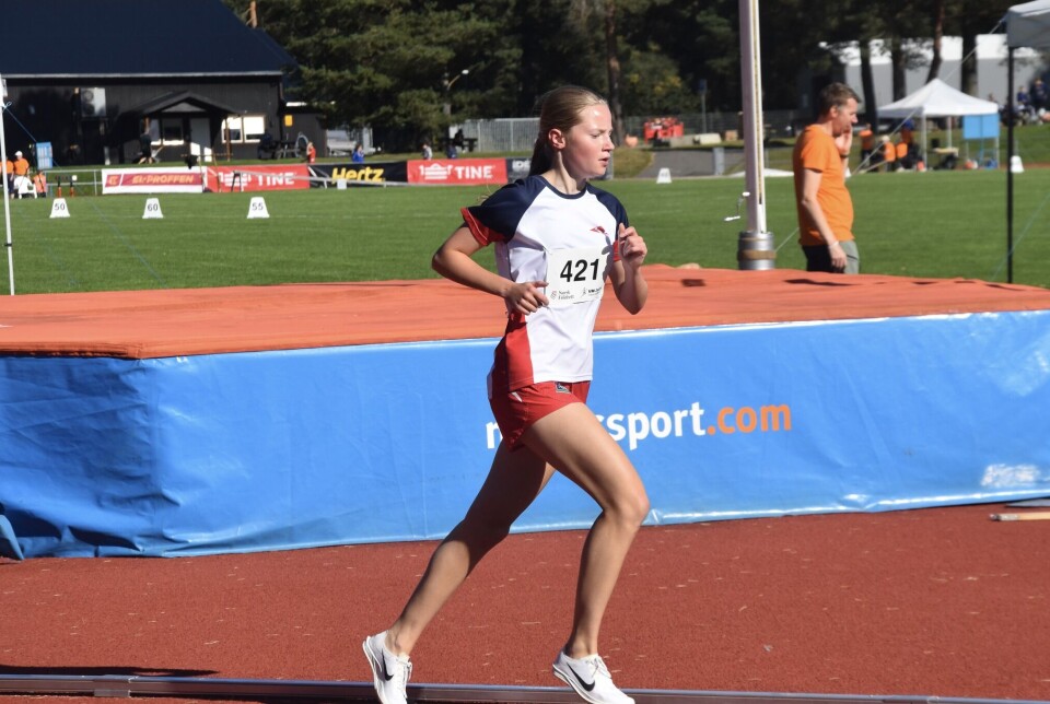 Anna Børset løp 2000 meter i klasse J15 på søndag