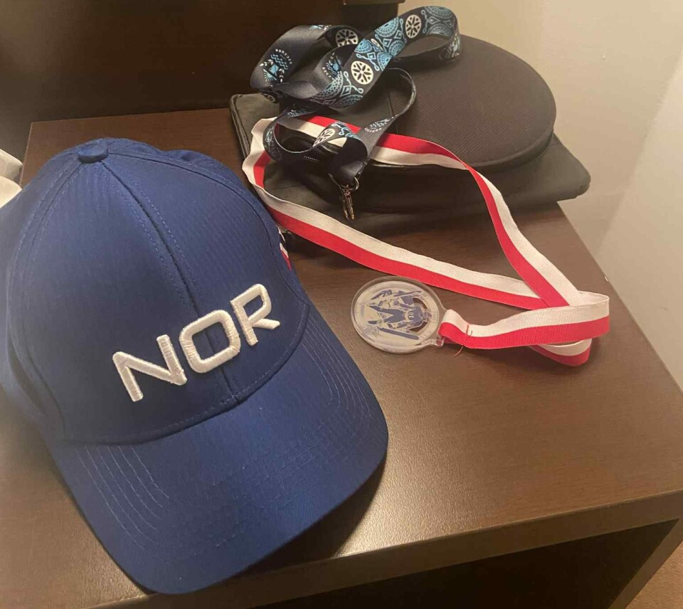 Sølvmedalje og NOR caps.
