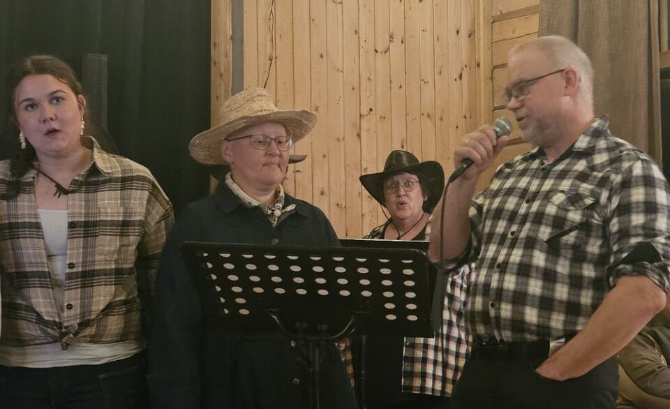 Bettina Røen Helgetun og Jostein Helgetun som June Carter og Johnny Cash med 'Jackson'