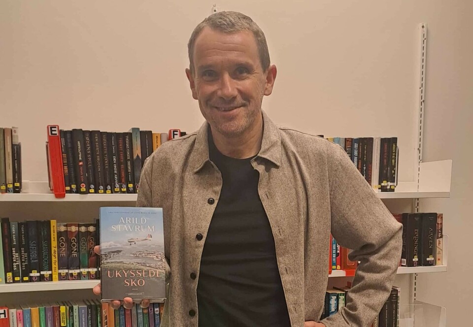 Arild Stavrum presenterte den nye boka si i bokbad på Surnadal bibliotek.