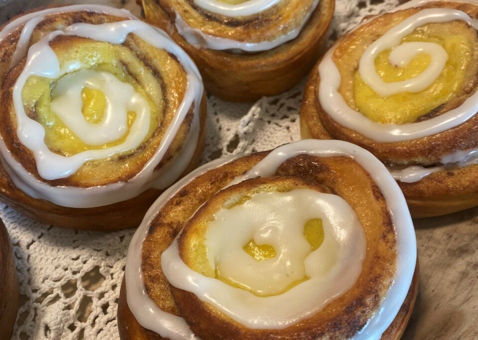 Ferske kanelsnurrer med vaniljekrem