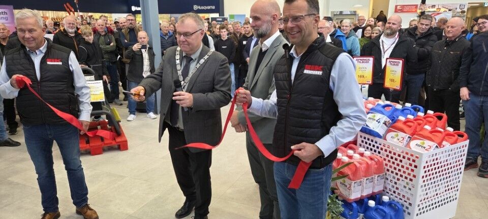 Storslått opning av Eiksenteret i Surnadal