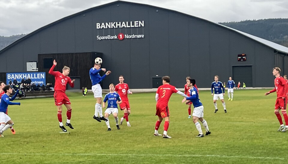 fotballspillere på bane