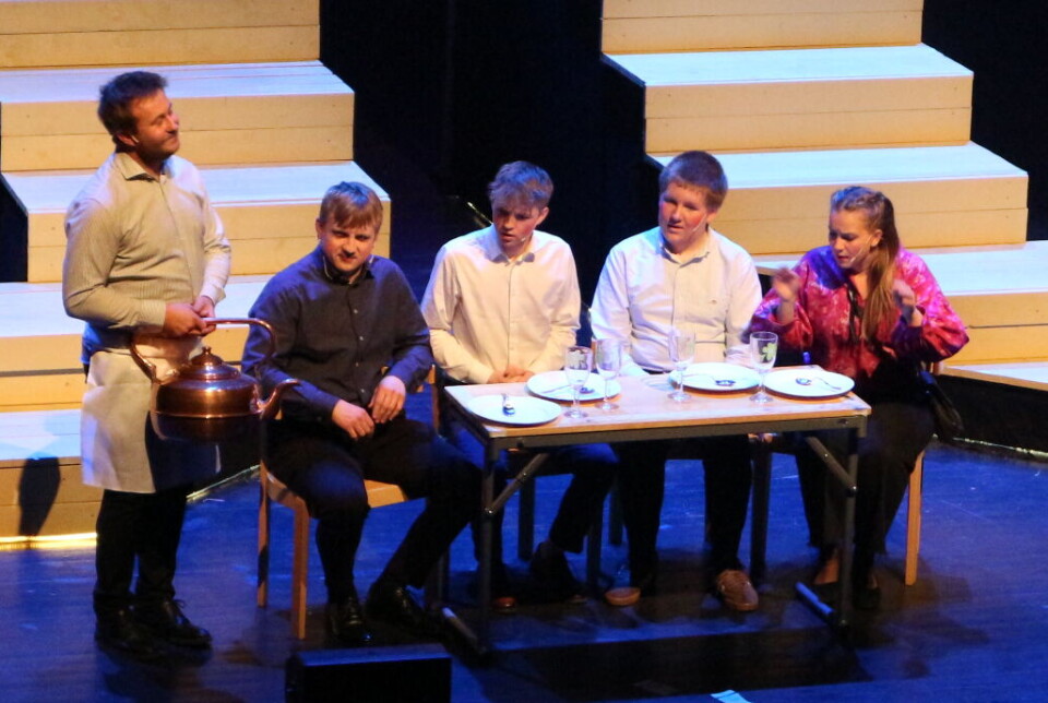 Skyrimdagi sexy libos Ayol politsiya xodimlari porno video