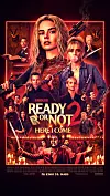 Plakat for Ready or Not 2 med ensemble av våpenbærende figurer i rødt og gull.