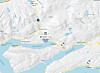 Kart over fjell, vann og veier rundt en fjord med flere markerte steder.
