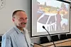 Sindre Romundstad fortalte og viste bilde frå tida han var sjåfør i Libanon.