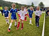 Jenter som spiller fotball i samlet tropp