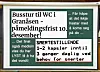 Håndskrevet plakat med norsk tekst om busstilbud, påmeldingsfrist og mangel på toalett.