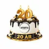 Hvit jubileumskake med gulltallene 20, Atleta-logo og teksten «20 ÅR».