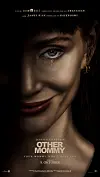 Mørk filmplakat med nærbilde av Jessica Chastains ansikt og tittelen Other Mommy.